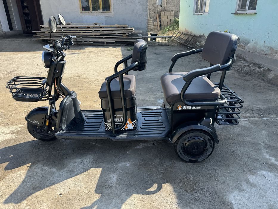 Продам скутер трех колесный