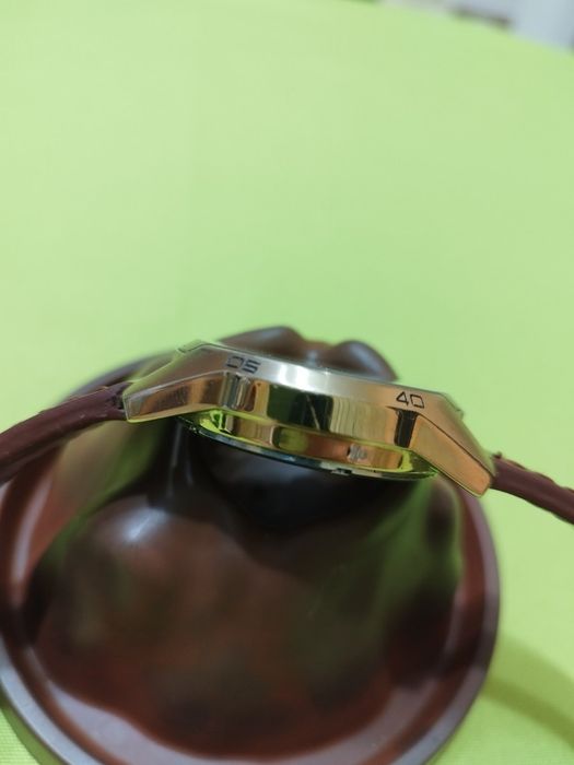 Продавам часовник Fosul