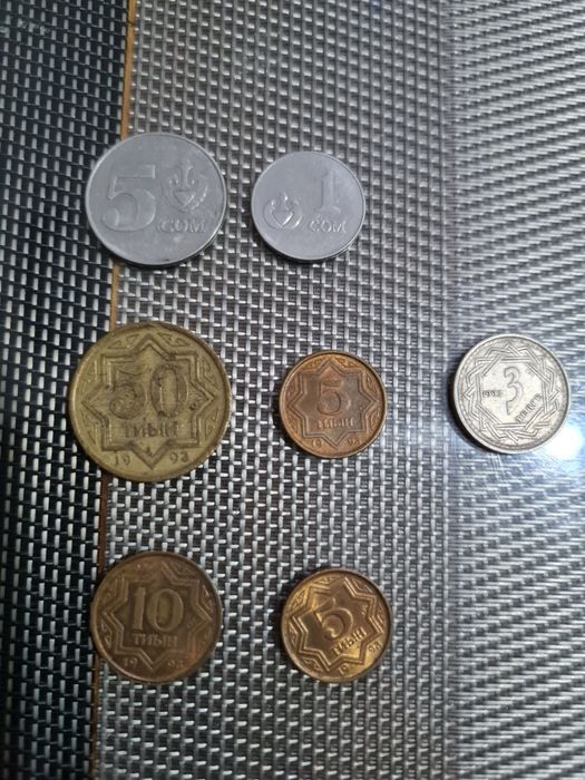 Продаю монеты разные.