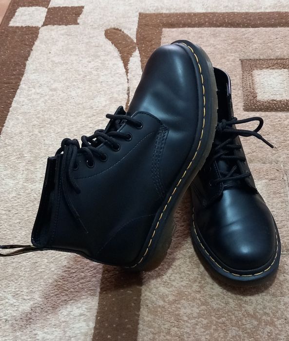 Ghete dama Dr. Martens
