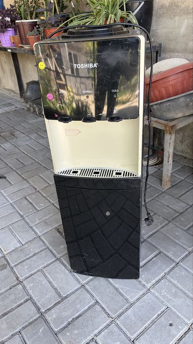Кулер для воды Toshiba HD-1578D.