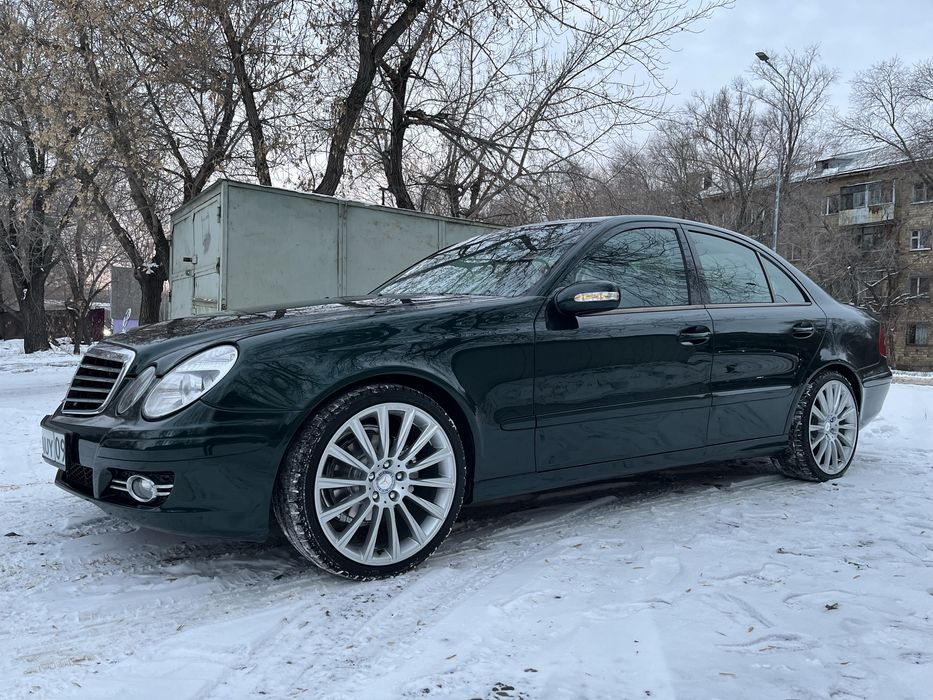 Mercedes-Benz E240 в идеальном состоянии.