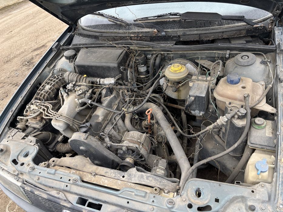 Audi 80 2.0E на части