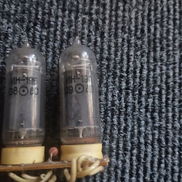 Продам лампы индикаторные, микросхемы