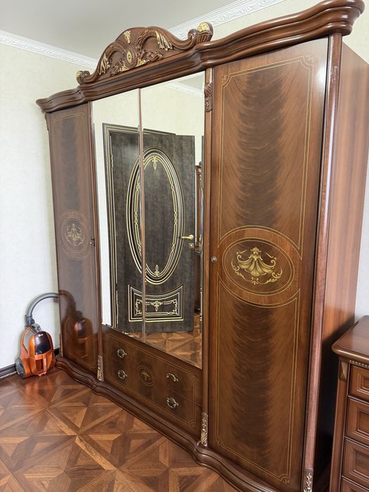 Спальный гарнитур