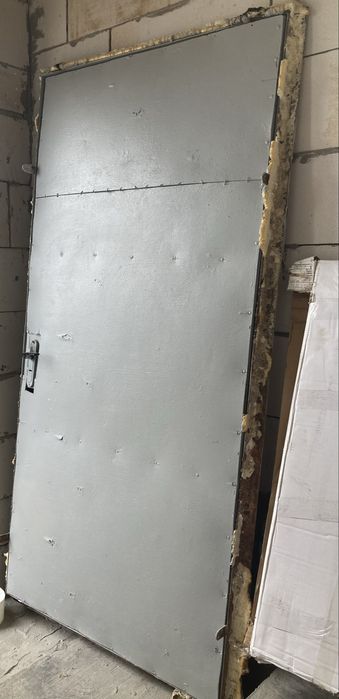 Входная дверь железная