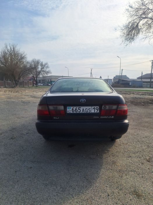 Продам тойоту карина е