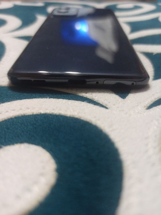 Продам Мощный Флагман One Plus 9 5G 12/128gb.