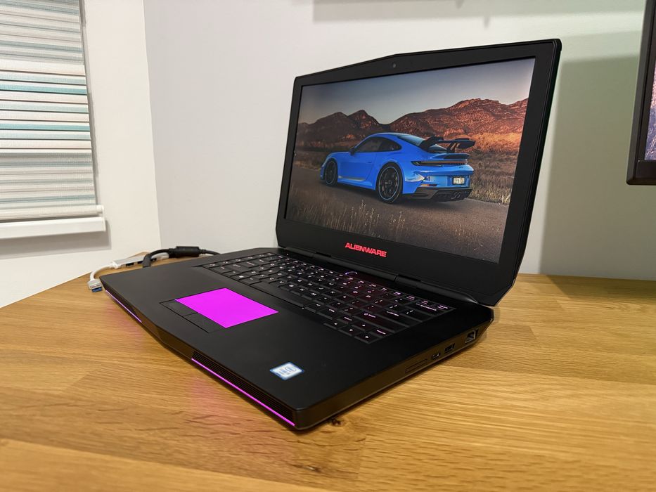 Alienware 15 R2 / i5-6300HQ / 16GB RAM / 1 TB SSD