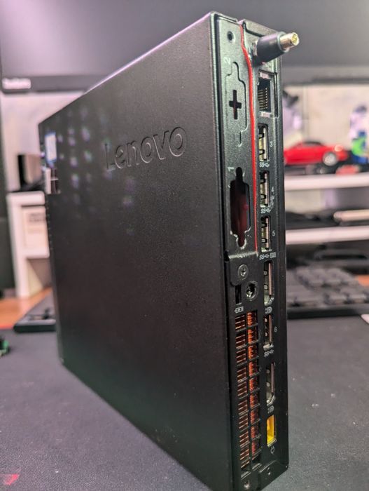 Lenovo Thinkcentre Tiny M910x cu BIOS mod, i7-7700, 8GB RAM, AMD RX6400, 256GB SSD + Monitor ThinkVision TIO 24"