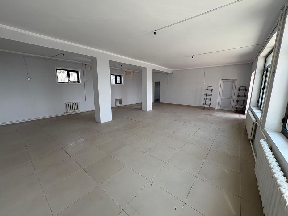 Сдаётся коммерческое помещение 240 м²
