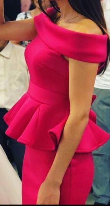 Продам юбку с кофточку с баской.В хорошем состоянии