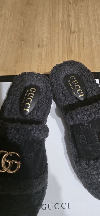 GUCCI-Дамски Чехли.