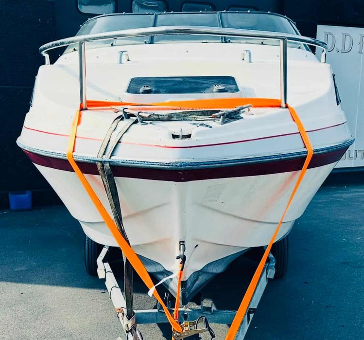 Vând schimb barca cabinata motor si peridoc