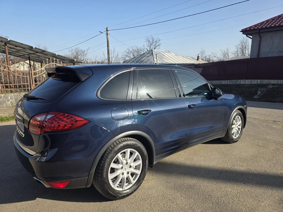 Porsche cayenne an 2012