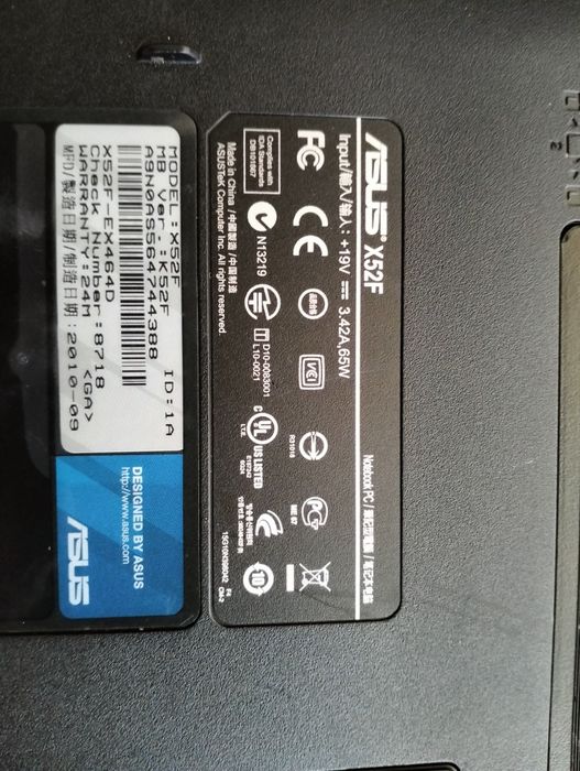 Vând laptopuri pentru dezmembrat