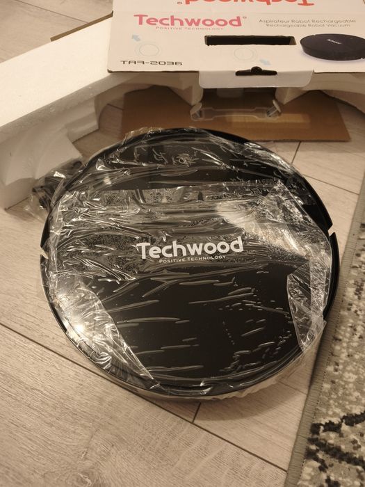 Робот прахосмукачка 2 в 1 Techwood TAR-2036, 450 Pa, 350 мл, Моп, Автономия 90 мин, Черен