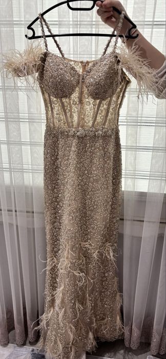 Абитуриентска рокля