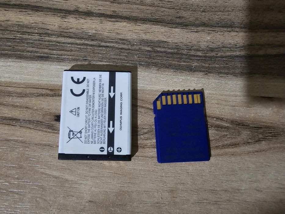 Olympus D-735 – Черен + оригинална батерия + SD карта Kingston