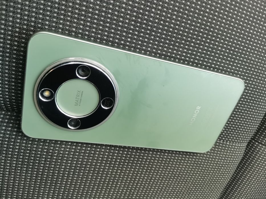 Vând telefon Honor Magic 8 Lite dual SIM  impecabil