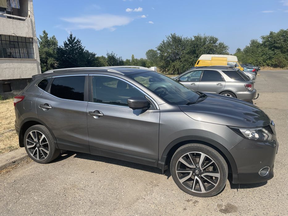 Nissan Qashqai 1.6 dCi Premium - Пълна сервизна история
