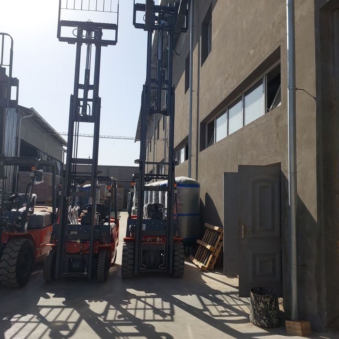 Дизельный вилочный погркзчик авто кара спецтехника склад техника HELI