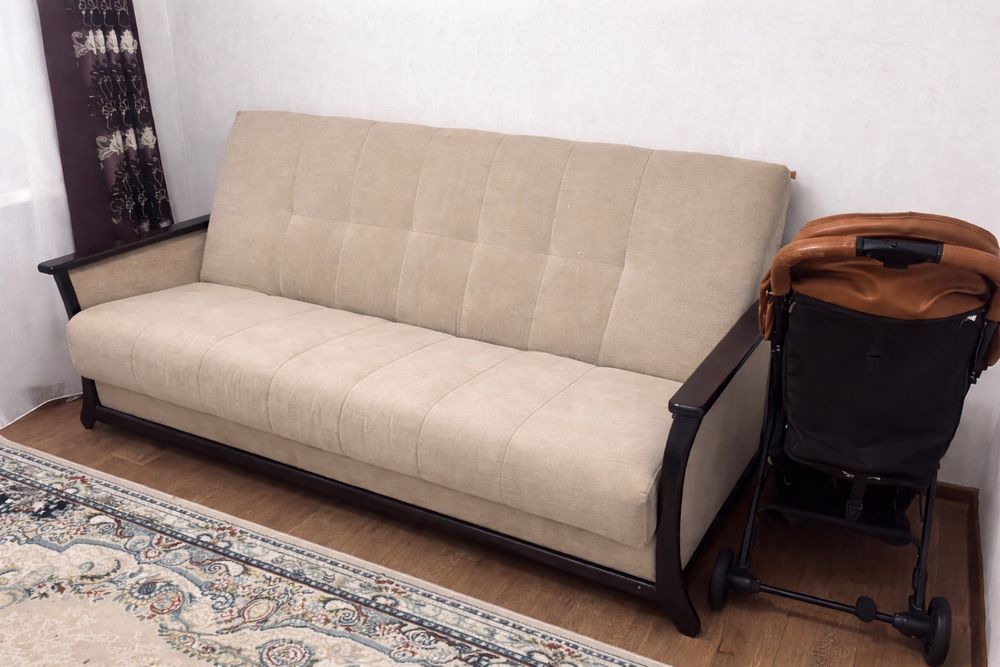 Продается диван в хорошем состоянии