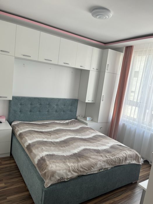 Vand apartament 3 camere, decomandat, în cartierul Arhitecțiilor. Prop
