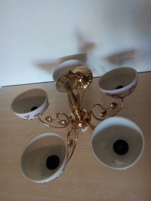 Люстра пятирожковая под керамику.