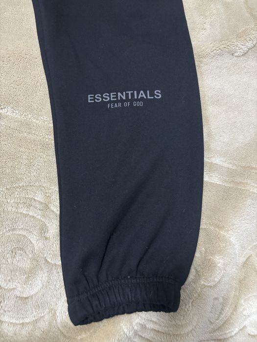 Pantaloni Essentials