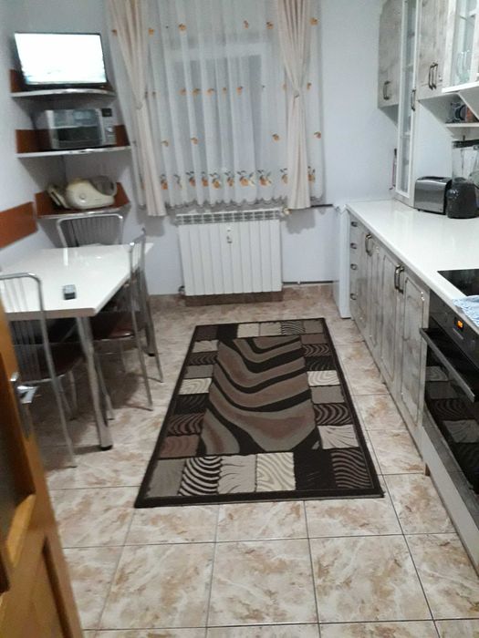 Apartament 3 camere de vânzare
