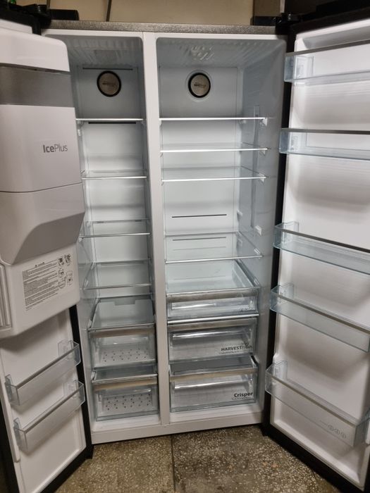 vand frigider  side by  side