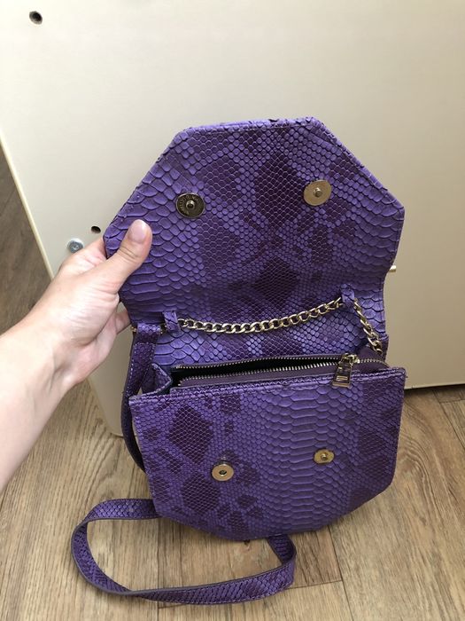 Сумка. Фиолетого цвета под питон