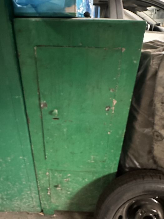 Сейф металлический