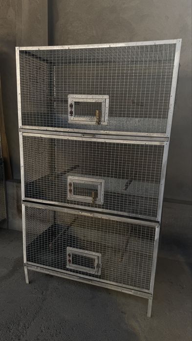 Продаётся клетка для попугаев (3-ярусная)