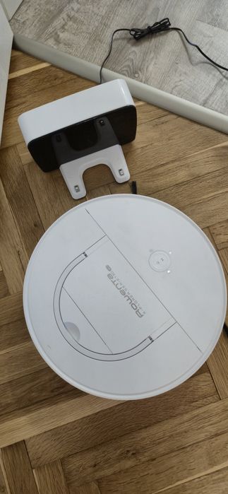 Продавам прахосмукачка робот Ровента/Rowenta  X-Plorer 130 AI