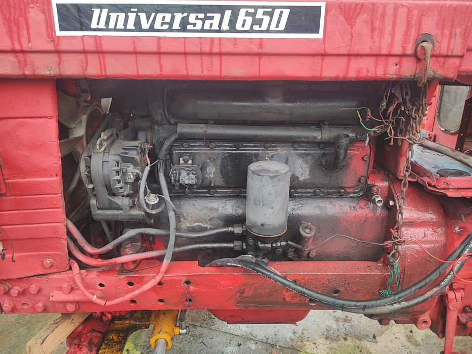 Vînd motor și cutie tractor utb650 în stare foarte bunăă