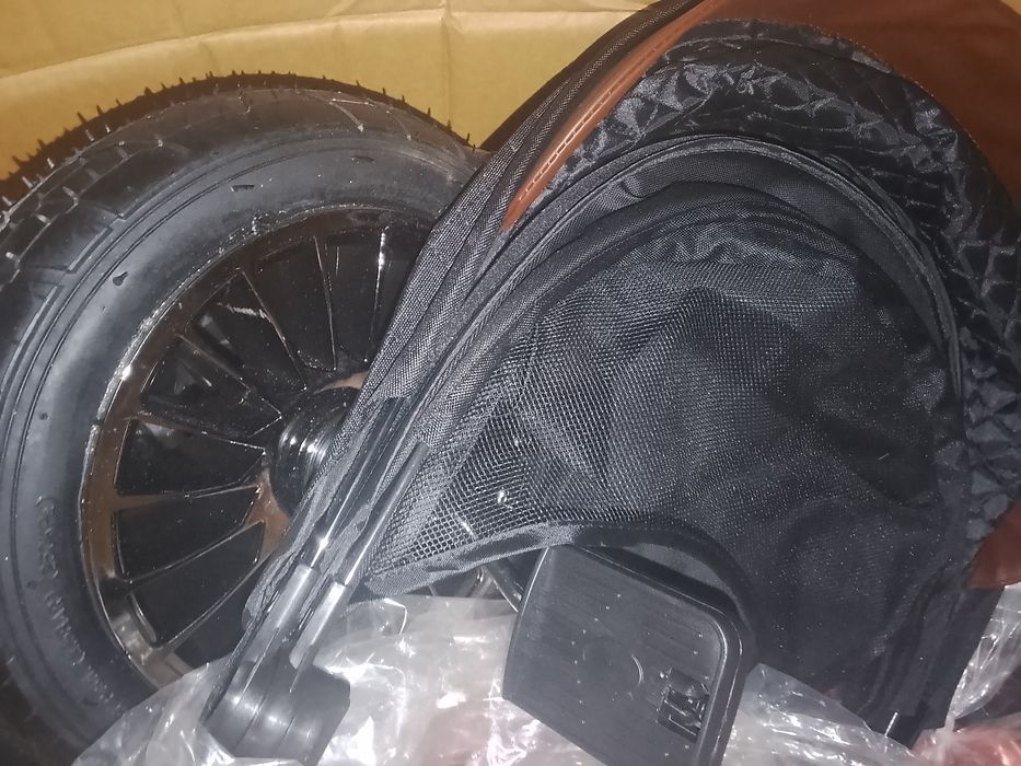 Продам новый в коробке трёхколёсный велосипед от 1 года-до 5 лет