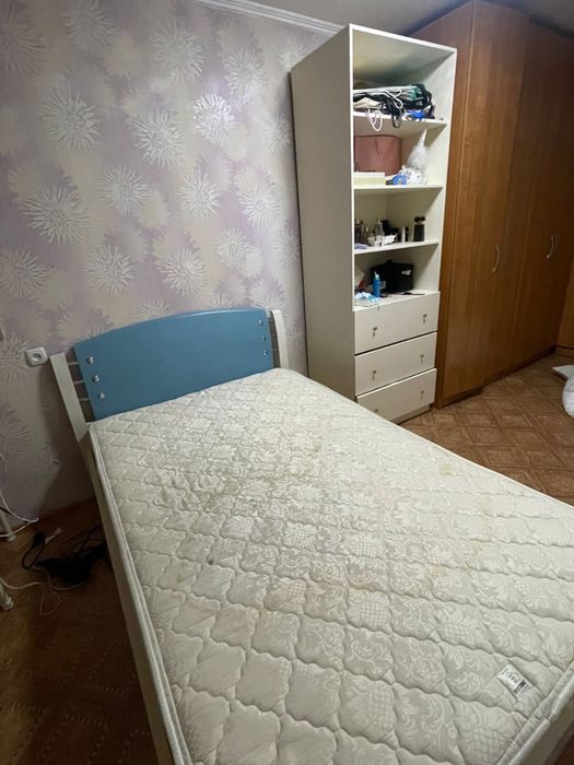 мебель спальный и тумбочк
