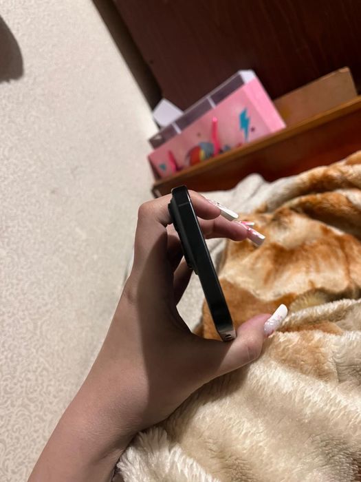 Продам 16 про макс в идеальном состоянии