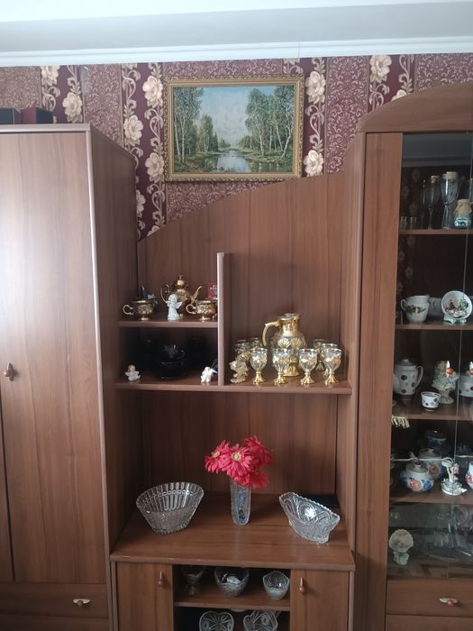 Продается стенка в гостиную