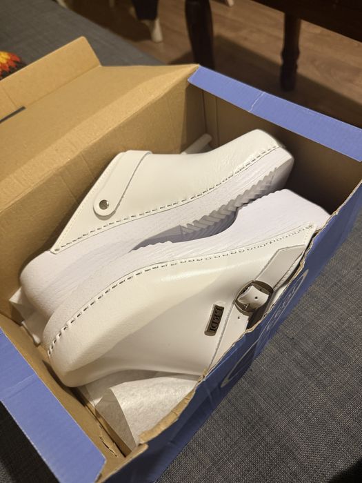 Нови Медицински обувки сабо