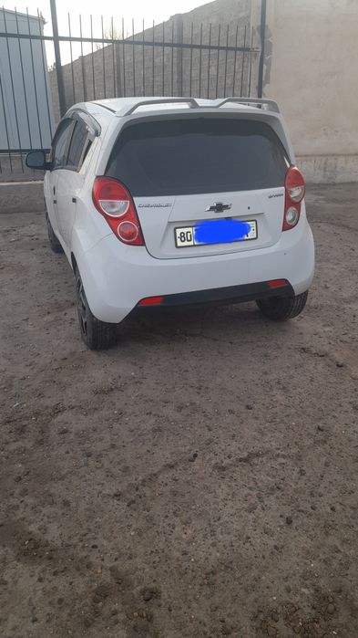 Мошина спарк сотилади