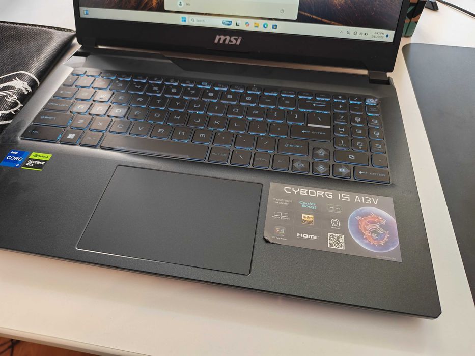 Laptop MSI Cyborg 15 A13VF Intel i7 13620H 16GB SSD 512GB RTX 4060 144Hz