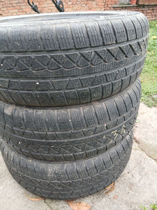 Продавам четири броя зимни гуми
