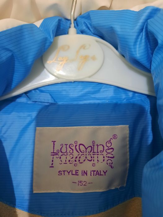 Продам зимнюю куртку для девочки