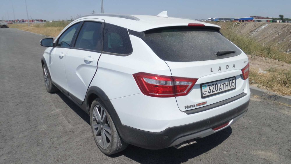 ВАЗ (Lada) Vesta SW Cross 2018 год