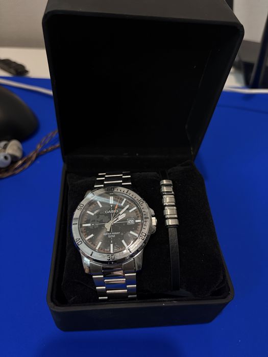 Продам оригинальные часы Casio MTP-VD01D