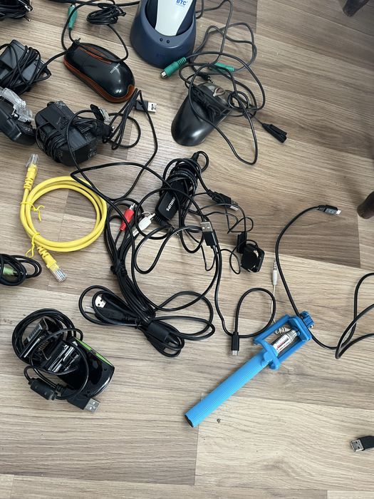 Захранващи кабели и много други зарядни