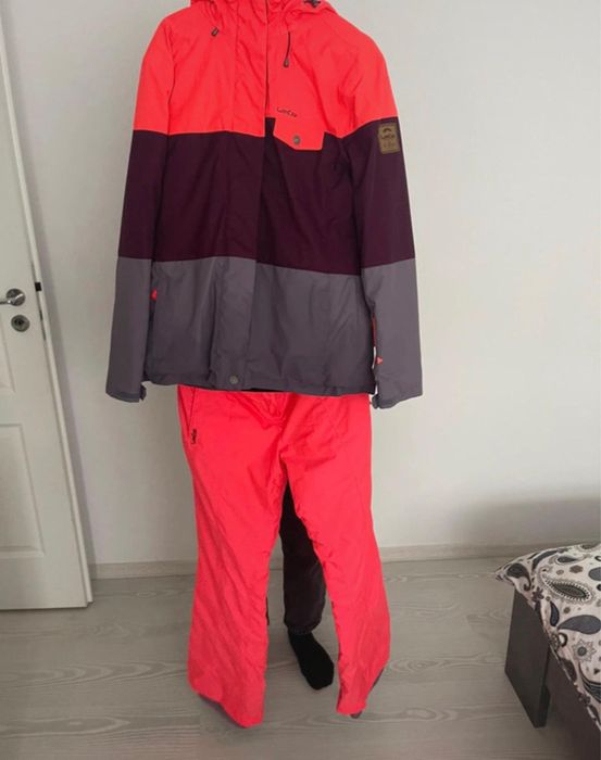 Costum snowboard dama